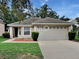 33437 Irongate Dr in Leesburg, FL - Building Photo