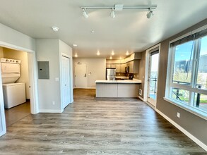 2330 Yakima Ct in Tacoma, WA - Building Photo - Building Photo