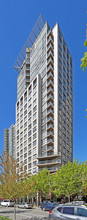 Landmark 33 in Vancouver, BC - Building Photo - Building Photo