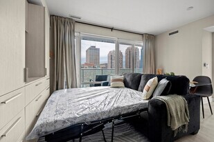 501 Yonge St, Unit SI ID1345961P in Toronto, ON - Building Photo
