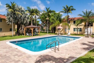 2861 S. SEACREST BLVD APT 3C in Boynton Beach, FL - Building Photo