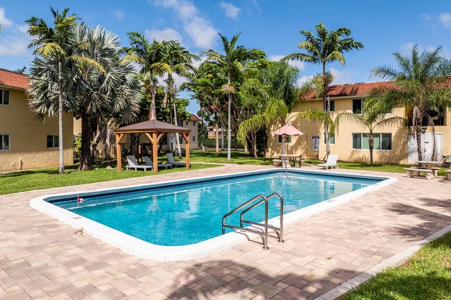 2861 S. SEACREST BLVD APT 3C