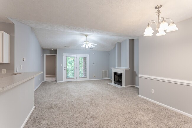 Lakeshore Grande in Fayetteville, NC - Foto de edificio - Interior Photo
