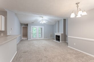Lakeshore Grande in Fayetteville, NC - Building Photo - Interior Photo