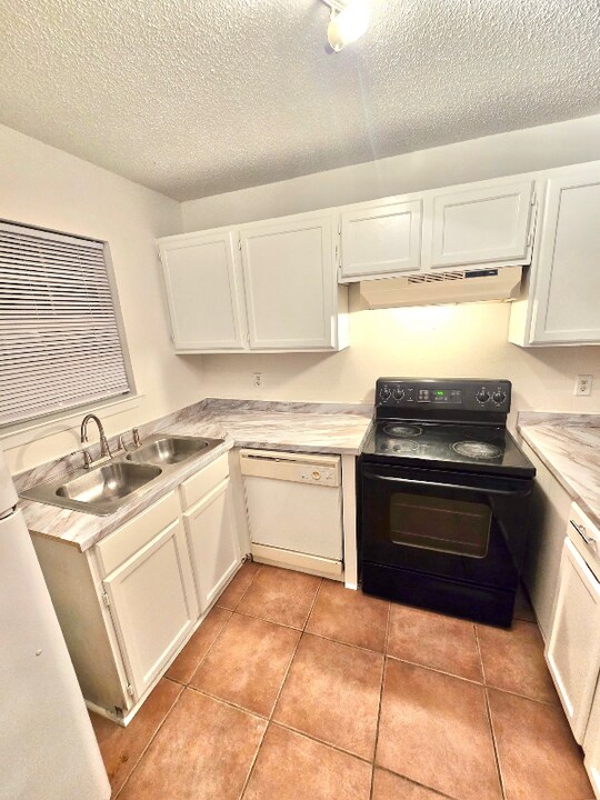 99 S 3rd St in Pensacola, FL - Building Photo