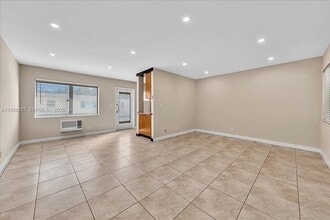 707 S 19th Ave in Hollywood, FL - Foto de edificio - Building Photo