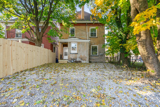 7217 Race St in Pittsburgh, PA - Foto de edificio - Building Photo