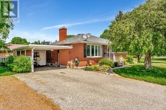 1017 Braeside St in Woodstock, ON - Building Photo - Building Photo