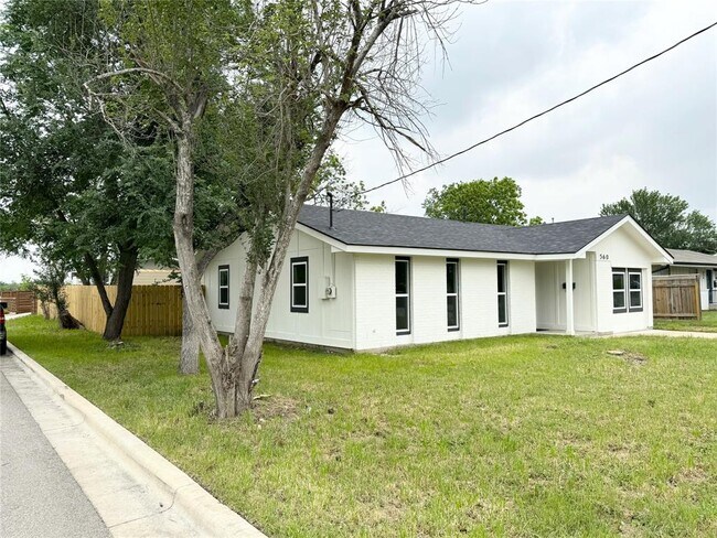 560 E 19th St in Georgetown, TX - Building Photo - Building Photo