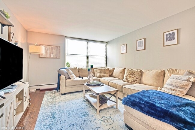 property at 3033 N Sheridan Rd