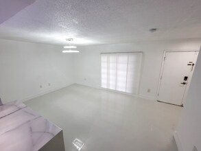 9430 SW 170th St in Palmetto Bay, FL - Building Photo - Building Photo