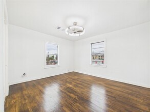 2016 Dunlavy St in Houston, TX - Foto de edificio - Building Photo