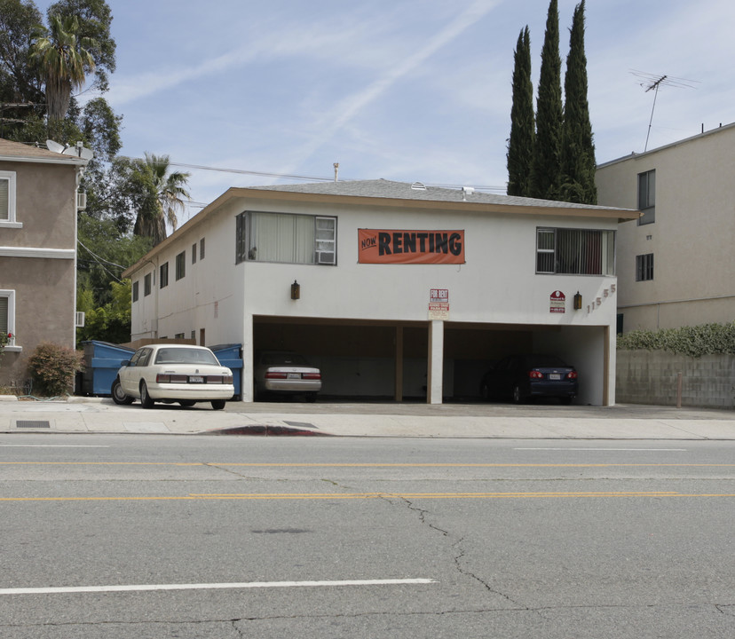 11555 Riverside Dr in North Hollywood, CA - Foto de edificio