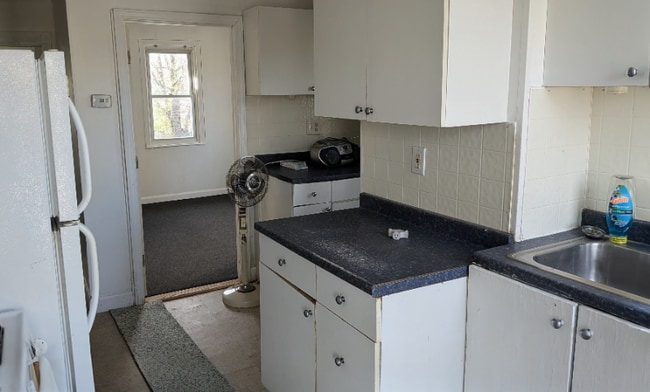 5-9 Morton Square in Stoughton, MA - Foto de edificio - Building Photo