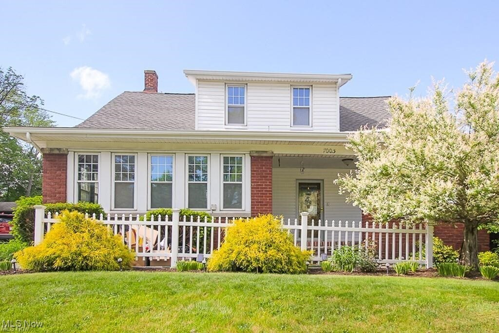 7003 Brecksville Rd in Independence, OH - Building Photo