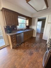 1103 Huntington Cir in Peterborough, ON - Building Photo - Building Photo