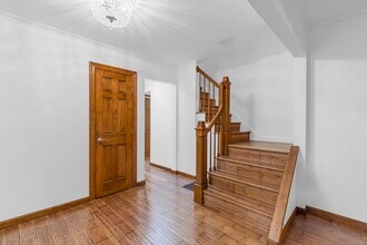 190 E Rocks Rd in Norwalk, CT - Building Photo - Building Photo