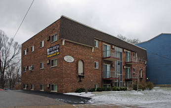 2404 Ohio Ave in Cincinnati, OH - Building Photo - Building Photo