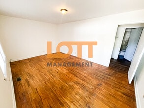 14 New St in Greenville, SC - Building Photo - Building Photo