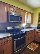 135 Ege Ave in Jersey City, NJ - Building Photo - Building Photo