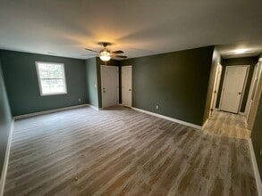 121 Clyde Dr in Cedartown, GA - Building Photo - Building Photo