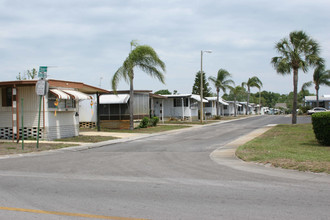 Shalimar Mobile Home Village in Port Richey, FL - Building Photo - Primary Photo