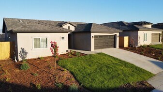 Modern 4-Bedroom Home in Northeast Bakersf in Bakersfield, CA - Building Photo