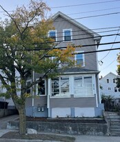 214 Silver Spring St in Providence, RI - Building Photo