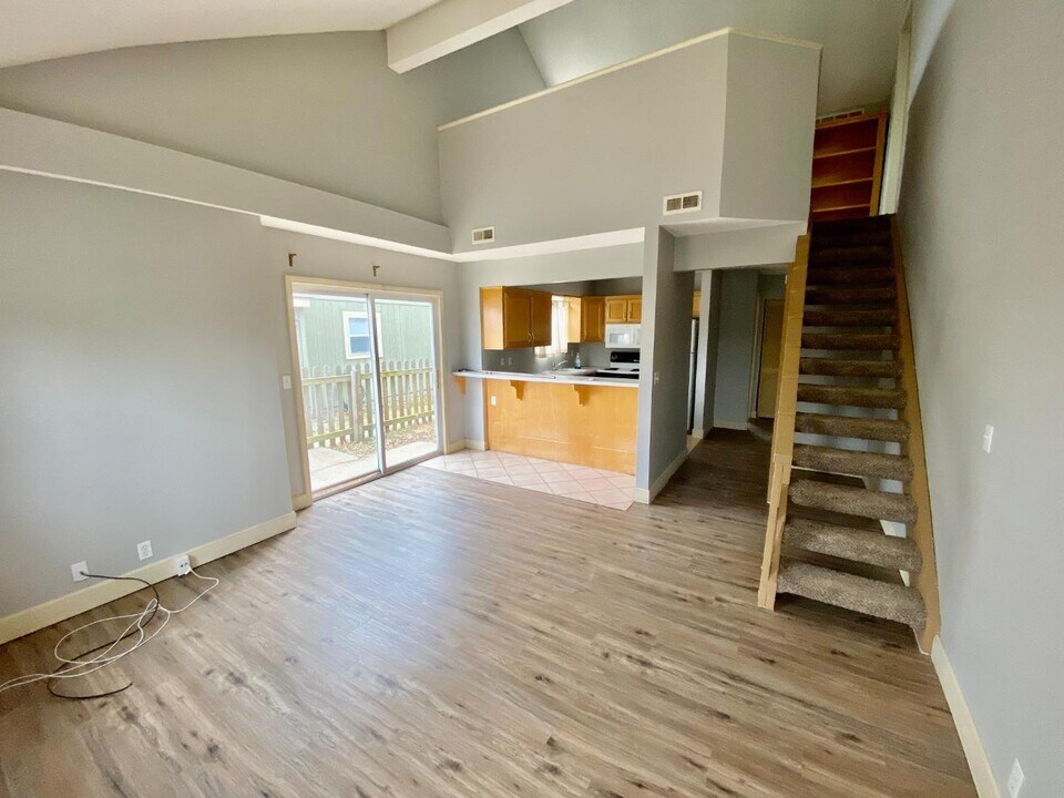 2515 Morningside Dr in Lawrence, KS - Building Photo