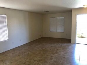 1293 S Bridgegate Dr in Gilbert, AZ - Foto de edificio - Building Photo