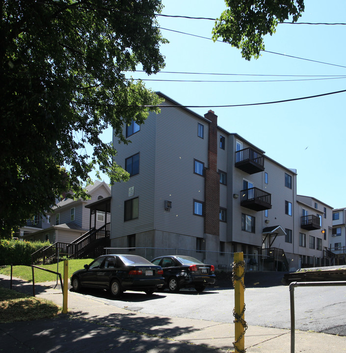 1102-1104 Madison St in Syracuse, NY - Building Photo