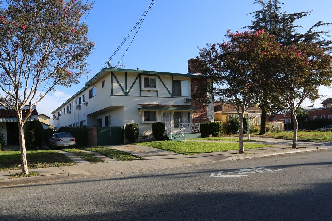 909 E Maple St in Glendale, CA - Building Photo