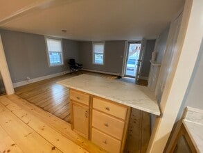 19 Portsmouth Ave in Exeter, NH - Building Photo - Building Photo