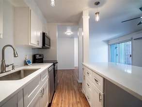 2627 Douglas Ave, Unit APT 115 in Dallas, TX - Building Photo - Building Photo