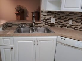 6296 NW 186th St in Hialeah, FL - Building Photo