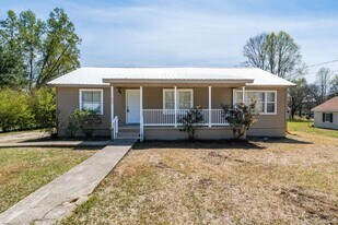 555 7th Ave SW in Graysville, AL - Building Photo