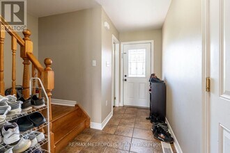 324 Colton Cir in Kitchener, ON - Building Photo - Building Photo
