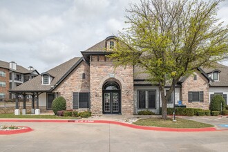 The Life at Westland Estates in Fort Worth, TX - Building Photo - Building Photo