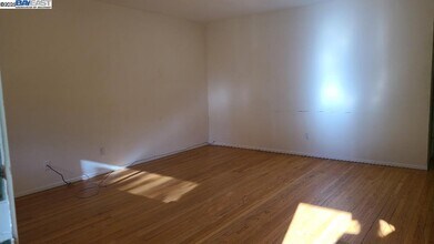 1501 L St in Davis, CA - Building Photo - Building Photo