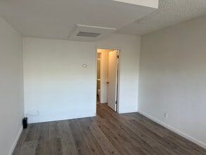 1317 W 97th St, Unit 1 in Los Angeles, CA - Building Photo - Building Photo