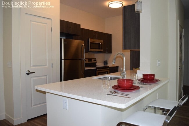 180 Eastern Ave in Malden, MA - Foto de edificio - Building Photo