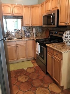 401 Peruvian Ave, Unit 105 in Palm Beach, FL - Building Photo - Building Photo