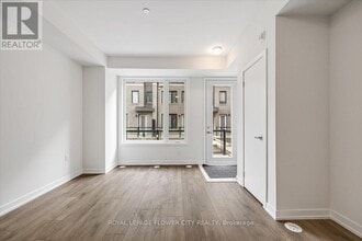 3421 Ridgeway Dr in Mississauga, ON - Building Photo - Building Photo