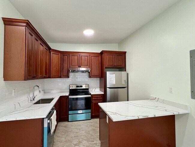 343 Highland Ave in Malden, MA - Building Photo - Building Photo