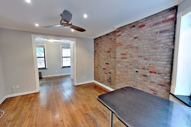 325 E 5th St, Unit B1 in New York, NY - Building Photo - Building Photo