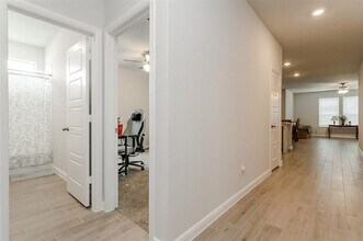 960 Traction Trl in Cleburne, TX - Foto de edificio - Building Photo