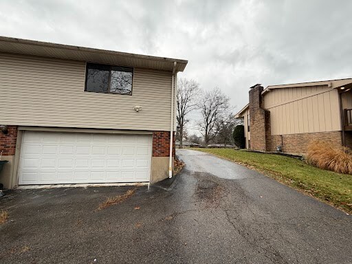 3647 E Galbraith Rd in Cincinnati, OH - Foto de edificio - Building Photo