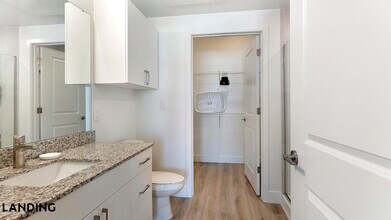 10670 Jake Jabs Blvd, Unit 2210 in Longmont, CO - Foto de edificio - Building Photo