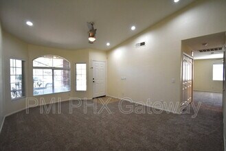 2895 E Toledo Ct in Gilbert, AZ - Building Photo - Building Photo