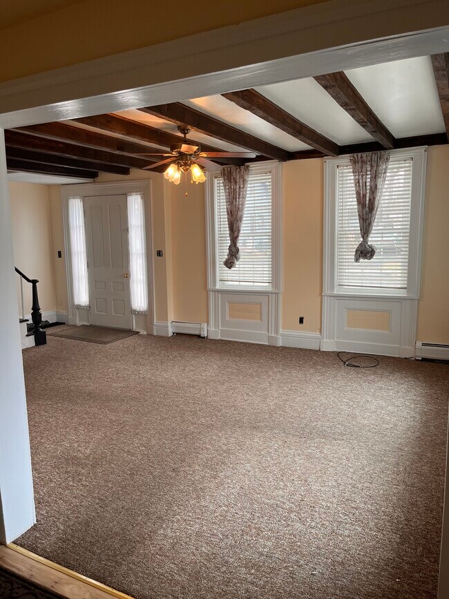 66 S Maple St, Unit A in Vergennes, VT - Building Photo - Building Photo